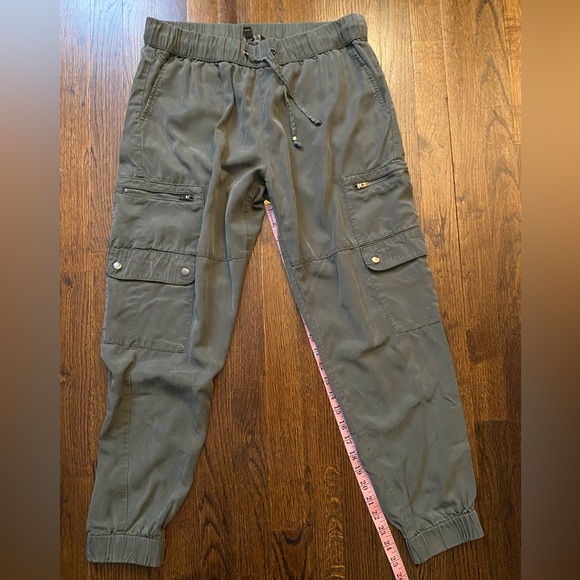 Banana Republic- 100% Lyocell cargo joggers elastic waist drawstring steel green - Picture 14 of 15